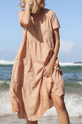 Vestidos con falda pastel, cuello redondo y abertura lateral lisa